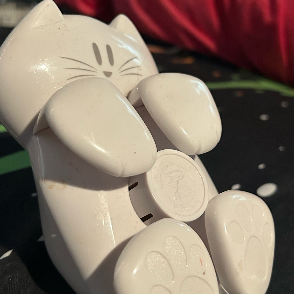 White Cat-Shaped post-it holder